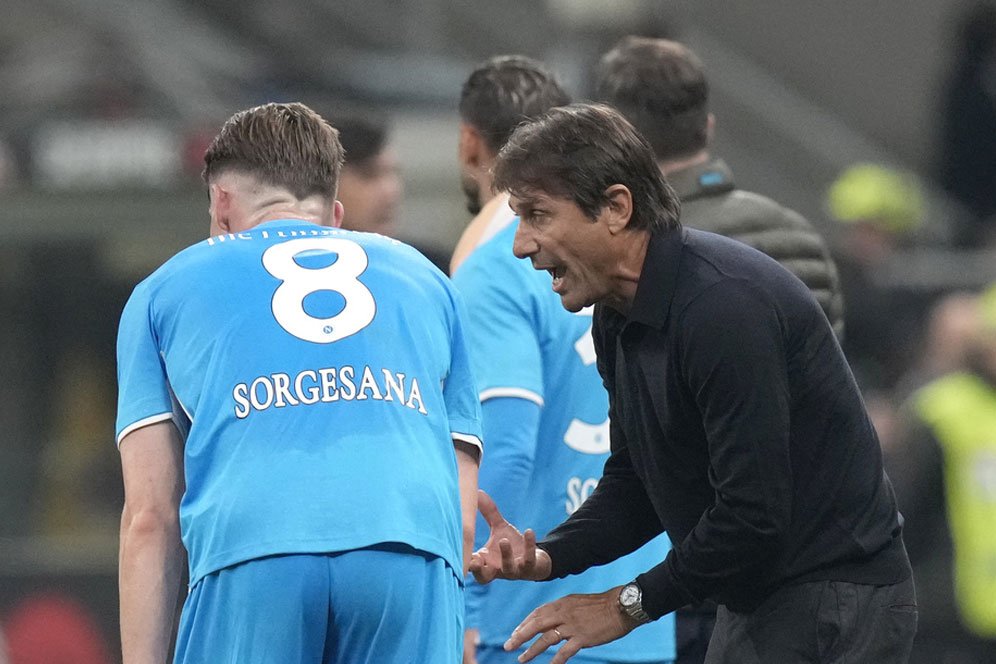 Napoli Racikan Antonio Conte: Tim Super! Napoli Racikan Antonio Conte: Tim Super!
