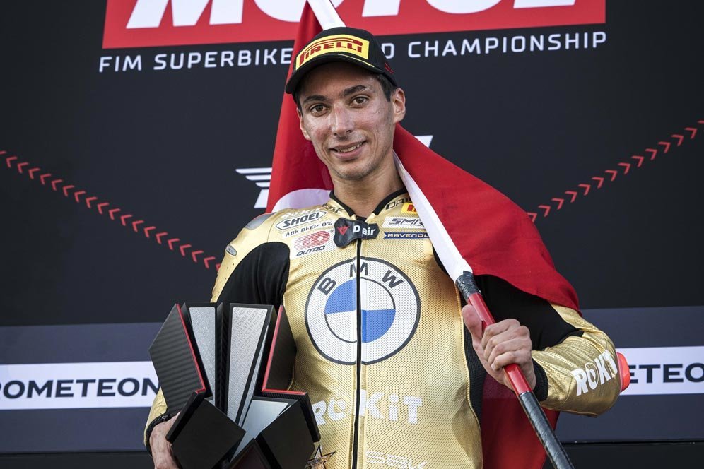 Toprak Razgatlioglu Target Pindah ke MotoGP 2026, Pilih Kontrak Seperti Jorge Martin Ketimbang Marc Marquez Toprak Razgatlioglu Target Pindah ke MotoGP 2026, Pilih Kontrak Seperti Jorge Martin Ketimbang Marc Marquez