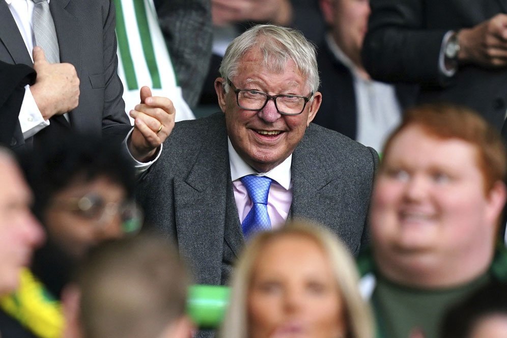 Kegiatan Pertama Sir Alex Ferguson Usai Dipecat MU: Nonton 4 Gol di Laga Celtic vs Aberdeen Kegiatan Pertama Sir Alex Ferguson Usai Dipecat MU: Nonton 4 Gol di Laga Celtic vs Aberdeen