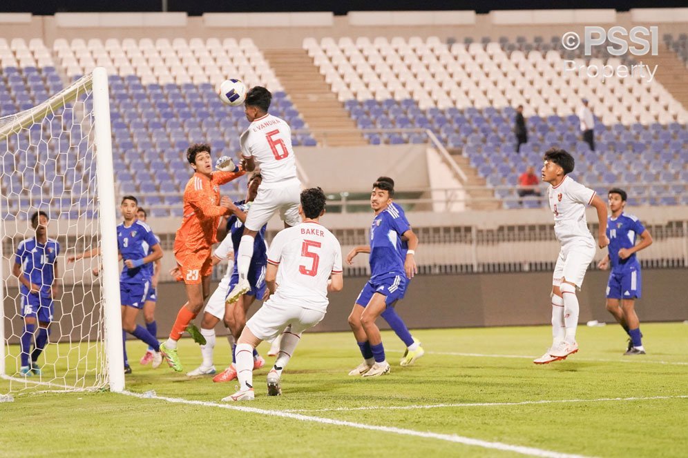Wasit Timnas Indonesia U-17 vs Kuwait Mirip Ahmed Al-Kaf, Skuad Garuda Senam Jantung hingga Menit ke-100 Wasit Timnas Indonesia U-17 vs Kuwait Mirip Ahmed Al-Kaf, Skuad Garuda Senam Jantung hingga Menit ke-100