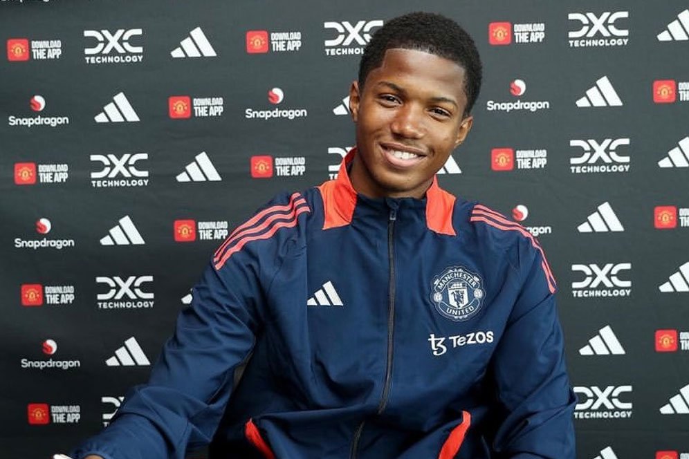 Cetak Dua Gol, Masa Depan Chido Obi di MU Cerah!