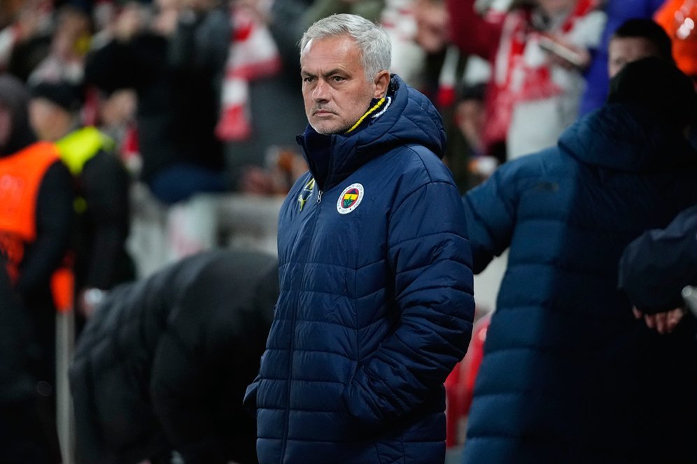 Jose Mourinho Buat Sepak Bola Turki Bergolak! Jose Mourinho Buat Sepak Bola Turki Bergolak!