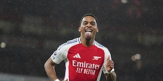 Arsenal Bikin MU Kembali Membumi