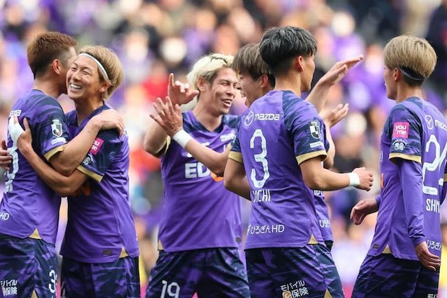 Sanfrecce Hiroshima: Kebangkitan Tim Tiga Panah Sanfrecce Hiroshima: Kebangkitan Tim Tiga Panah