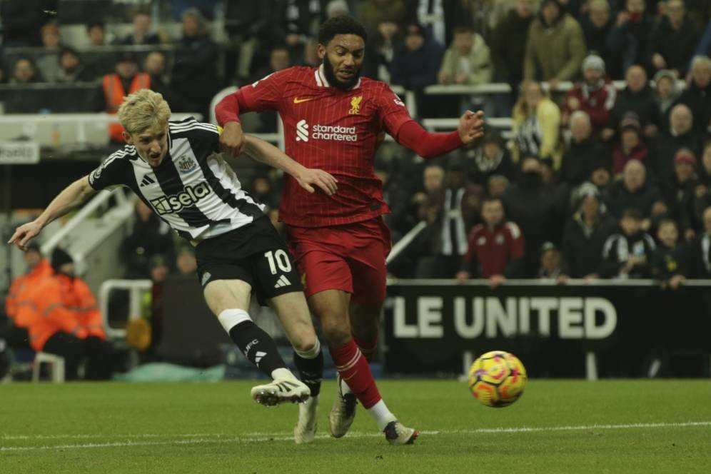 Gomez Cedera, Liverpool Berencana Angkut Bade Dari Sevilla Gomez Cedera, Liverpool Berencana Angkut Bade Dari Sevilla