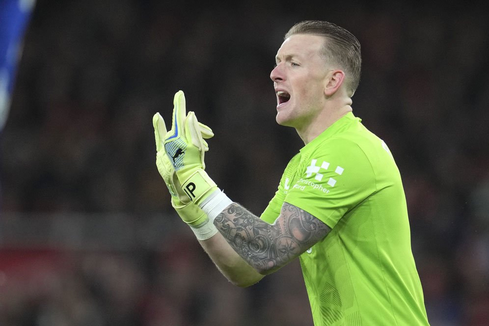 Momen Haru Jordan Pickford Saat Hadapi Klub Masa Kecilnya, Sang Anak Pakai Jersey Setengah Everton Setengah Sunderland