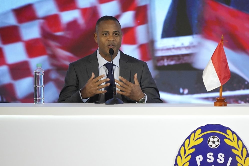 Ketika Media Vietnam 'Tergocek', Sebut Dirk Kuyt Bisa jadi Asisten Patrick Kluivert di Timnas Indonesia Ketika Media Vietnam 'Tergocek', Sebut Dirk Kuyt Bisa jadi Asisten Patrick Kluivert di Timnas Indonesia