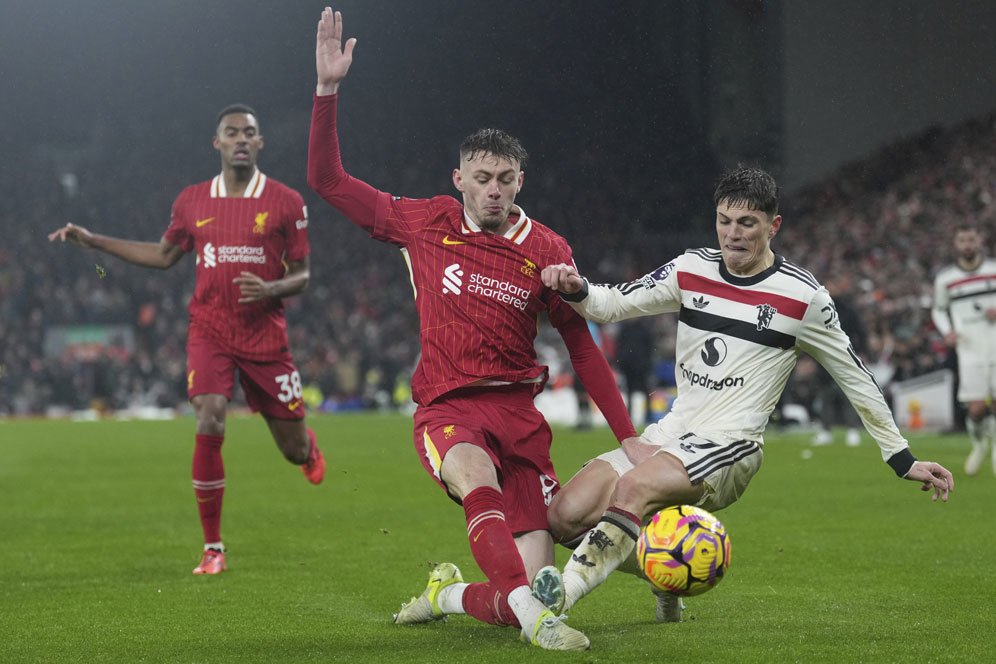 Ejekan Pedas Liverpool untuk Man United: 'Hanya 37 Mil ke Klub Tersukses!'