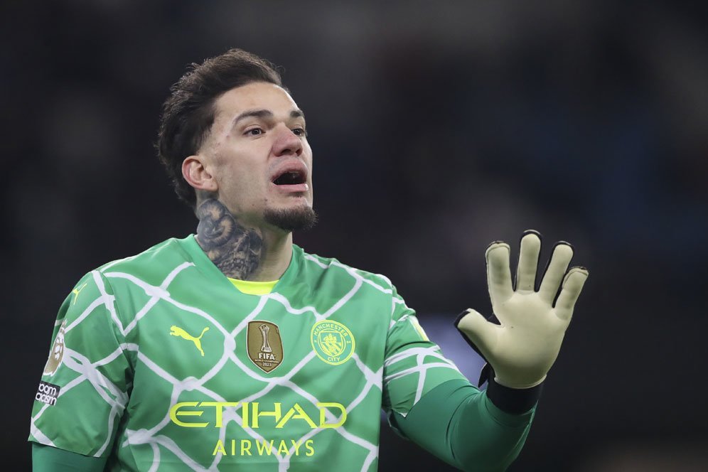 Ederson vs Andre Onana: Mantan Penjaga Gawang Duo Manchester Bertemu Lagi di Turki Ederson vs Andre Onana: Mantan Penjaga Gawang Duo Manchester Bertemu Lagi di Turki