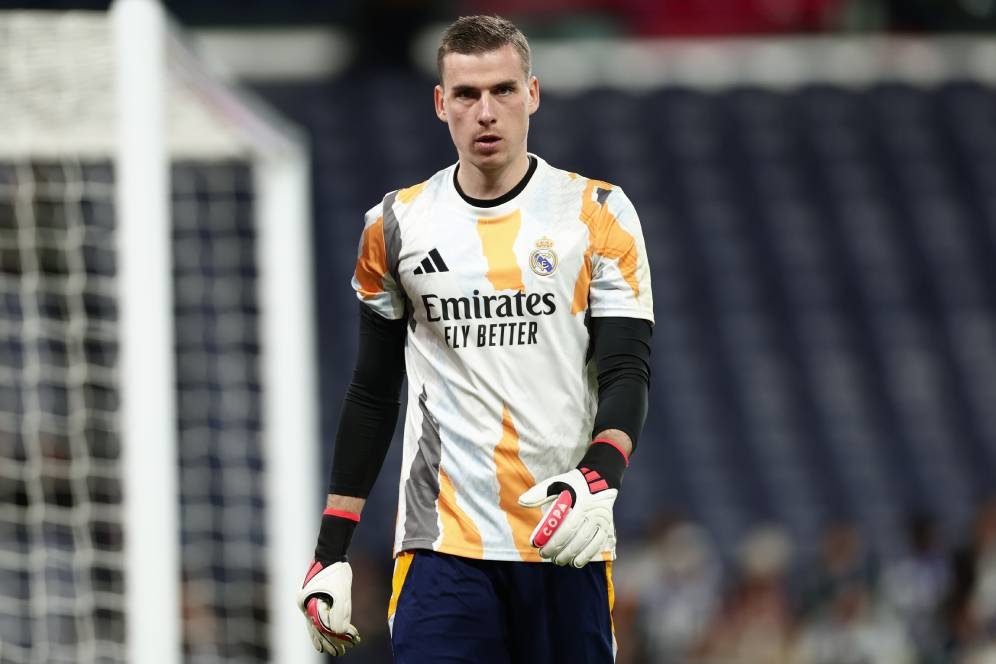 Jose Mourinho Ngotot Ingin Boyong Andriy Lunin dari Real Madrid Jose Mourinho Ngotot Ingin Boyong Andriy Lunin dari Real Madrid