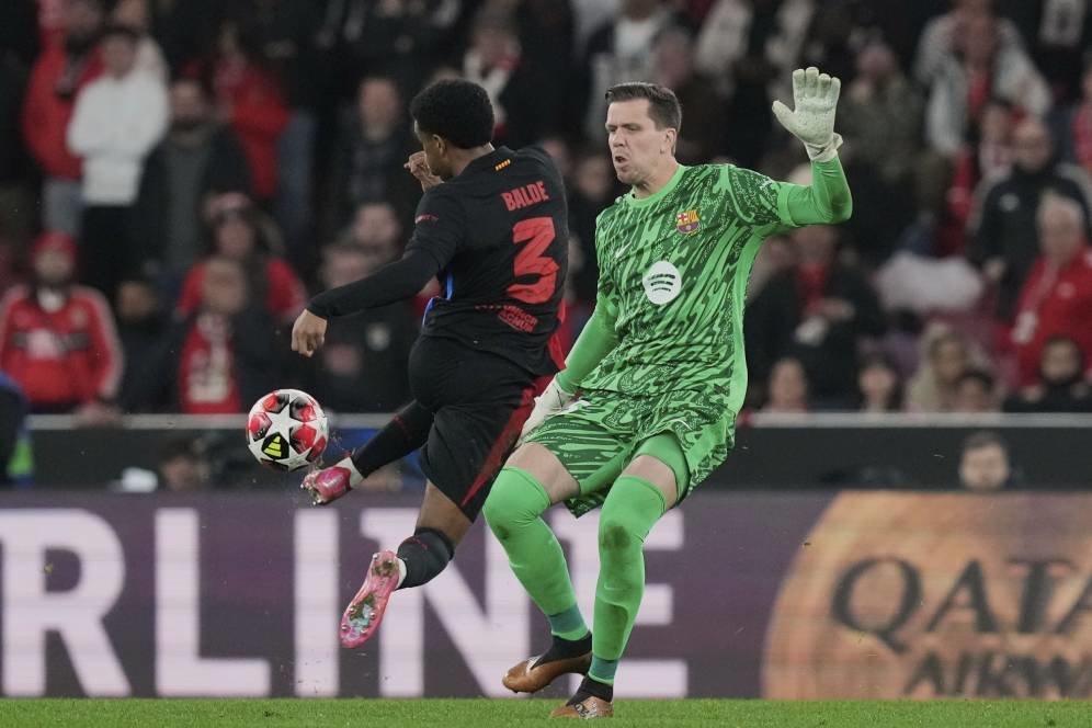 Wojciech Szczesny: Dari Opsi Darurat, Kini Jadi Kiper Nomor Satu Barcelona Wojciech Szczesny: Dari Opsi Darurat, Kini Jadi Kiper Nomor Satu Barcelona
