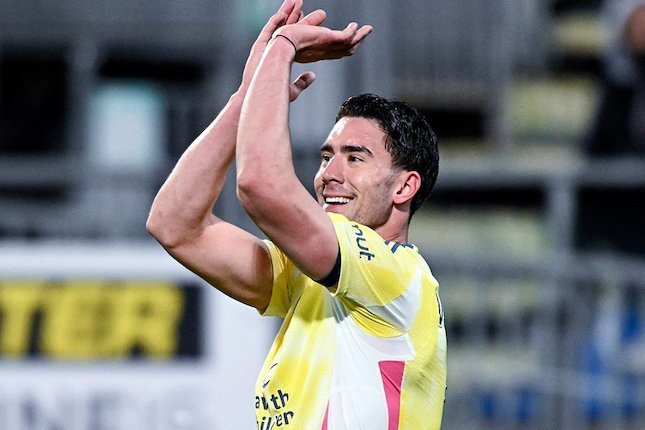 Milan Mengejar Dusan Vlahovic