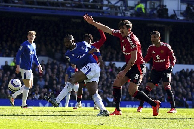Drama dan Ketegangan di Goodison Park