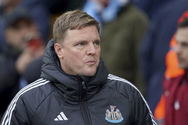 Arne Slot Ungkap Chat dengan Howe