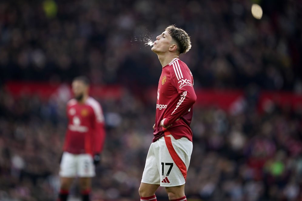 Dua Trofi yang Bisa Dimenangkan Manchester United Musim 2024/2025 Dua Trofi yang Bisa Dimenangkan Manchester United Musim 2024/2025