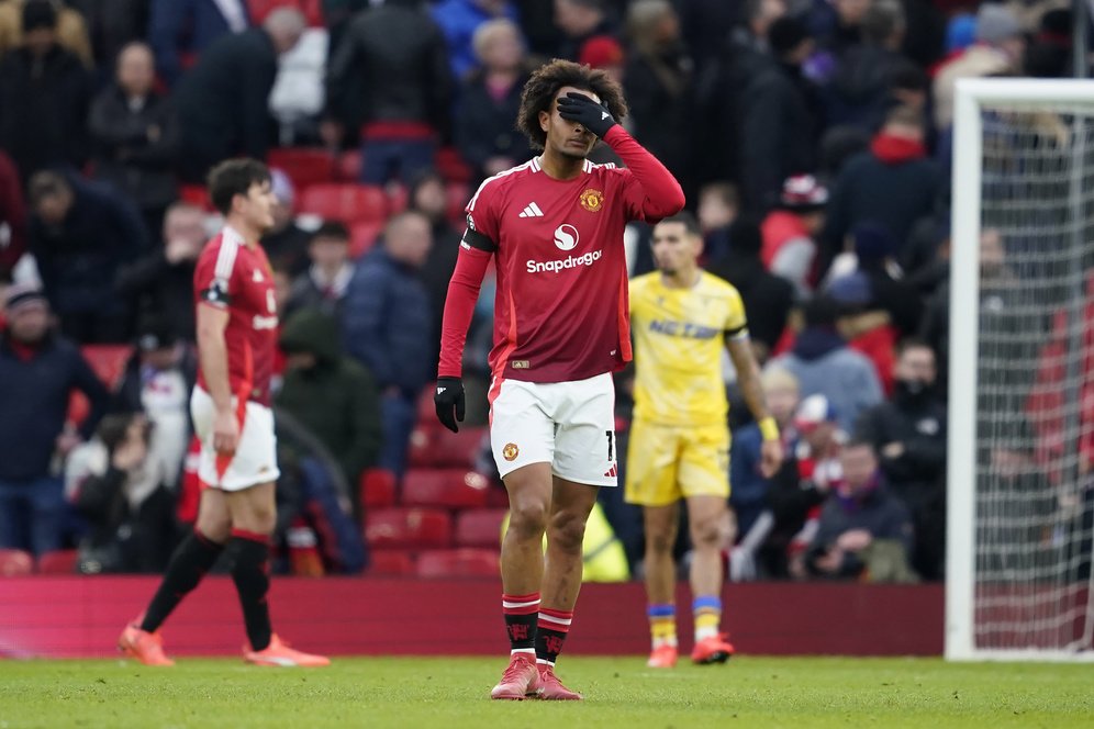 Joshua Zirkzee Lebih Cocok Main di Arsenal Daripada di MU Joshua Zirkzee Lebih Cocok Main di Arsenal Daripada di MU