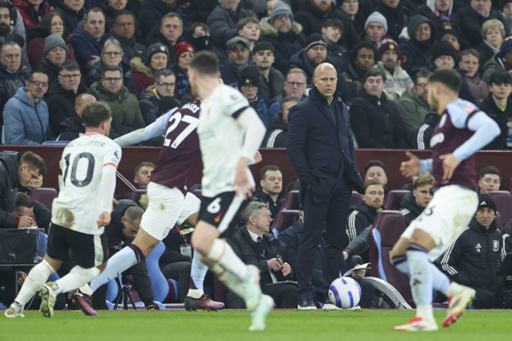 Analisis Carragher: Ada 4 Pemain yang Tidak Cocok dan Ada 3 Posisi yang Perlu Diperkuat Liverpool