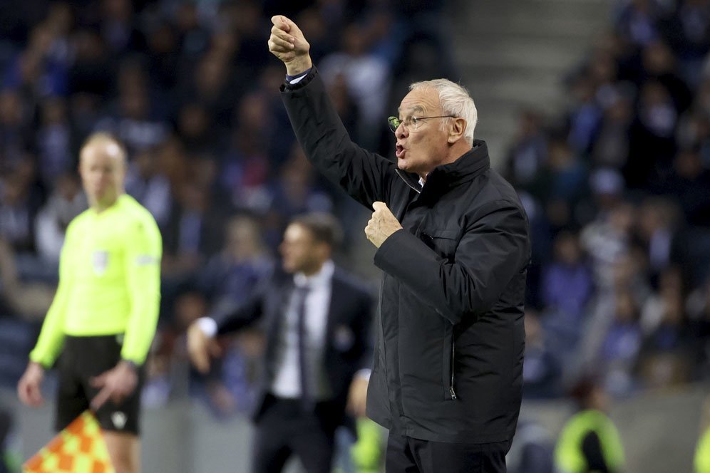 Sudah 73 Tahun, AS Roma Nyaris Bikin Claudio Ranieri Kena Serangan Jantung! Sudah 73 Tahun, AS Roma Nyaris Bikin Claudio Ranieri Kena Serangan Jantung!
