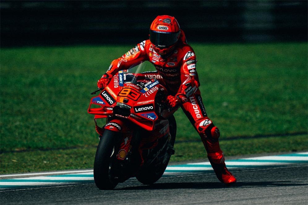 Kini Kerja Bareng, Davide Tardozzi Tetap Kritik Gaya Balap Marc Marquez yang Agresif Kini Kerja Bareng, Davide Tardozzi Tetap Kritik Gaya Balap Marc Marquez yang Agresif