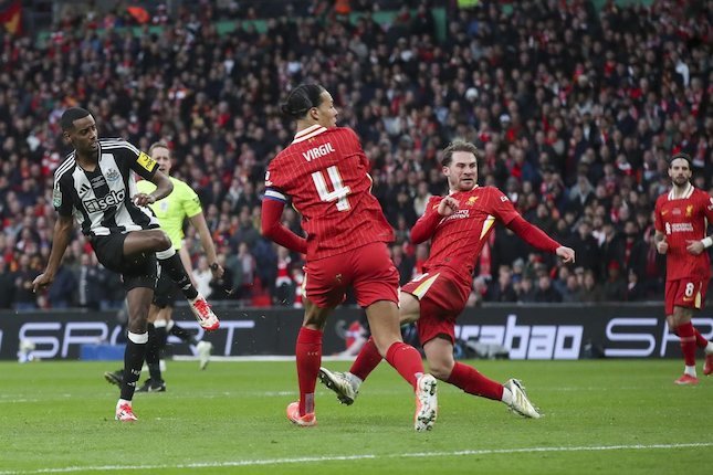 Tur Pramusim Newcastle, Isak Nggak Diajak Tur Pramusim Newcastle, Isak Nggak Diajak