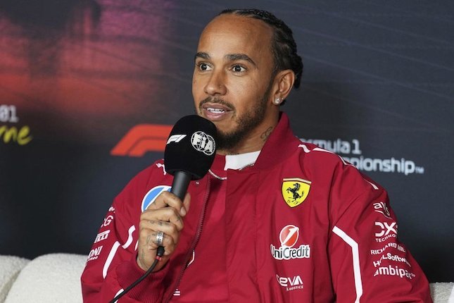 Lewis Hamilton Buru Kemenangan Perdana Bareng Ferrari Lewis Hamilton Buru Kemenangan Perdana Bareng Ferrari