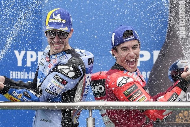 Angkat Topi untuk Sikap Sportif Alex Marquez