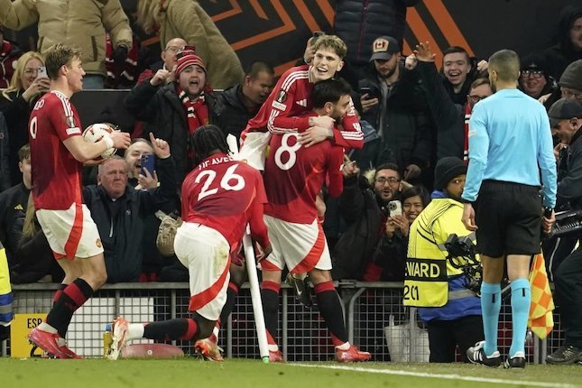 Ketertarikan Manchester United dan Persaingan Sengit Ketertarikan Manchester United dan Persaingan Sengit