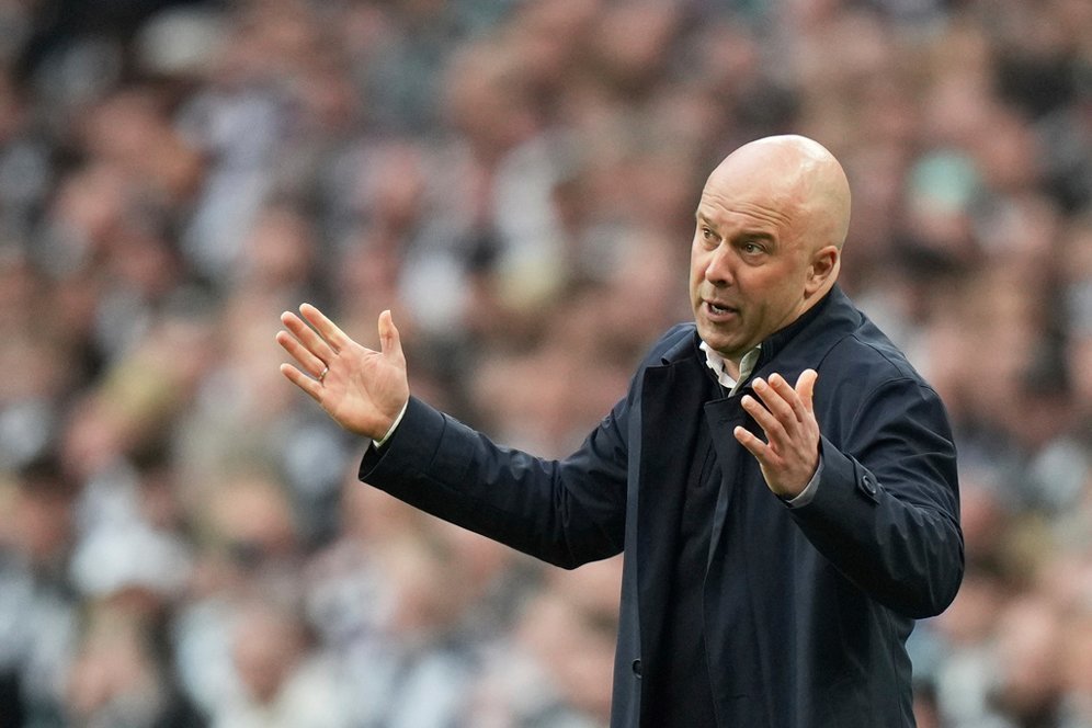 Derby Merseyside, Arne Slot Waspadai Ketangguhan Everton