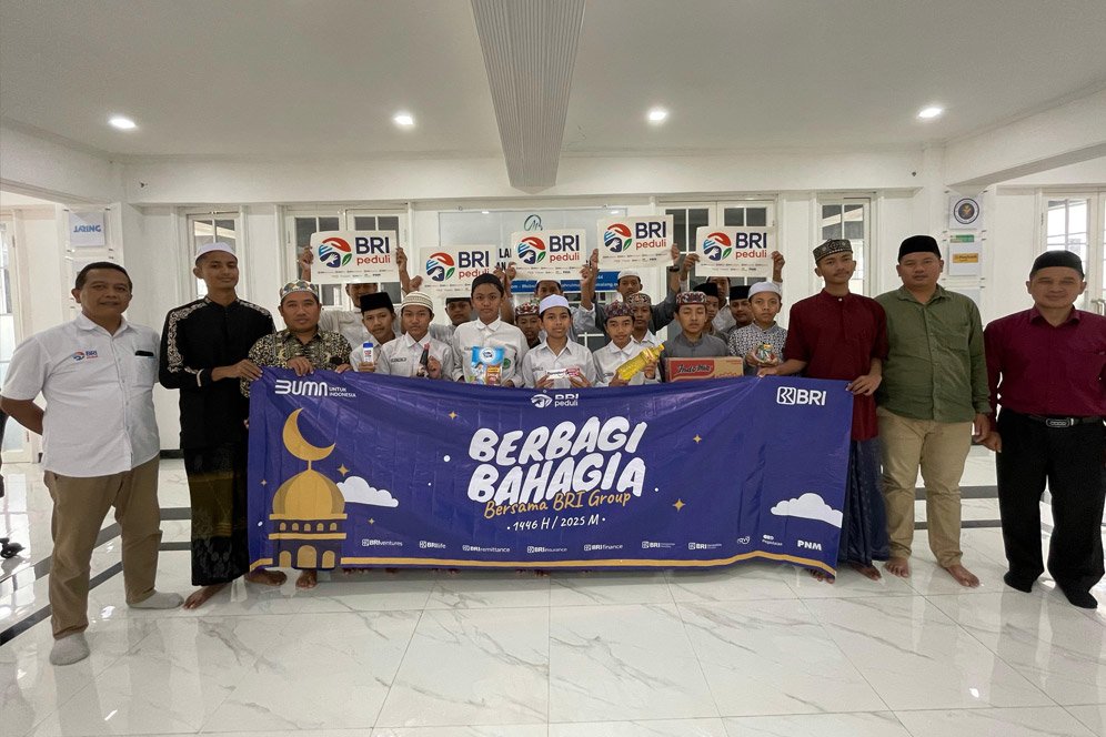 Dari Hati untuk Negeri: BRI Regional Office Malang Menyebarkan Cinta melalui Sembako ke Panti Asuhan dan Panti Werdha Dari Hati untuk Negeri: BRI Regional Office Malang Menyebarkan Cinta melalui Sembako ke Panti Asuhan dan Panti Werdha