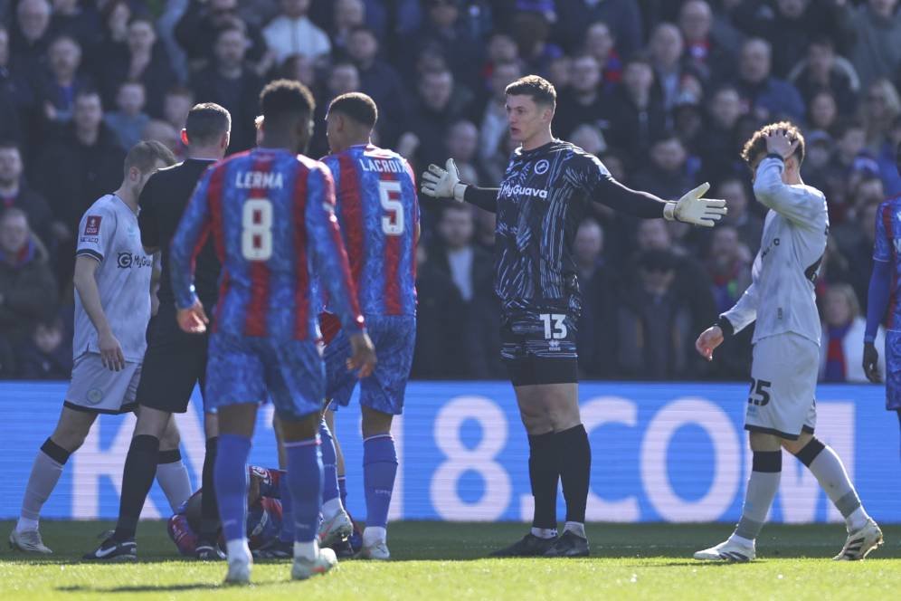 Cari Bomber Baru, MU Bidik Striker Crystal Palace Ini Cari Bomber Baru, MU Bidik Striker Crystal Palace Ini