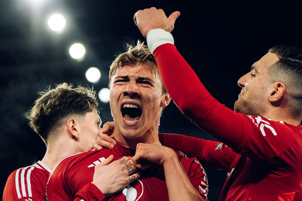Aman! Rasmus Hojlund Takkan Disanksi FA Karena Selebrasi Gorok Leher Khas Dirinya Aman! Rasmus Hojlund Takkan Disanksi FA Karena Selebrasi Gorok Leher Khas Dirinya
