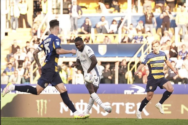 Parma dan Ketangguhan Lini Belakangnya Parma dan Ketangguhan Lini Belakangnya
