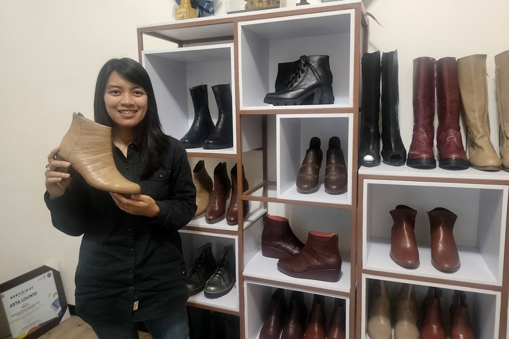 Cerita Artalouwee: Sepatu Lokal Bertaji Global dan Berjiwa Sosial Berkat BRI Cerita Artalouwee: Sepatu Lokal Bertaji Global dan Berjiwa Sosial Berkat BRI