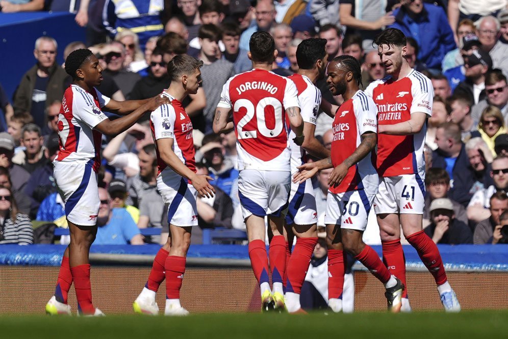 Rapor Pemain Arsenal Saat Ditahan Imbang Everton 1-1: Kiwior Tangguh, Lewis-Skelly Lagi-Lagi Apes Rapor Pemain Arsenal Saat Ditahan Imbang Everton 1-1: Kiwior Tangguh, Lewis-Skelly Lagi-Lagi Apes