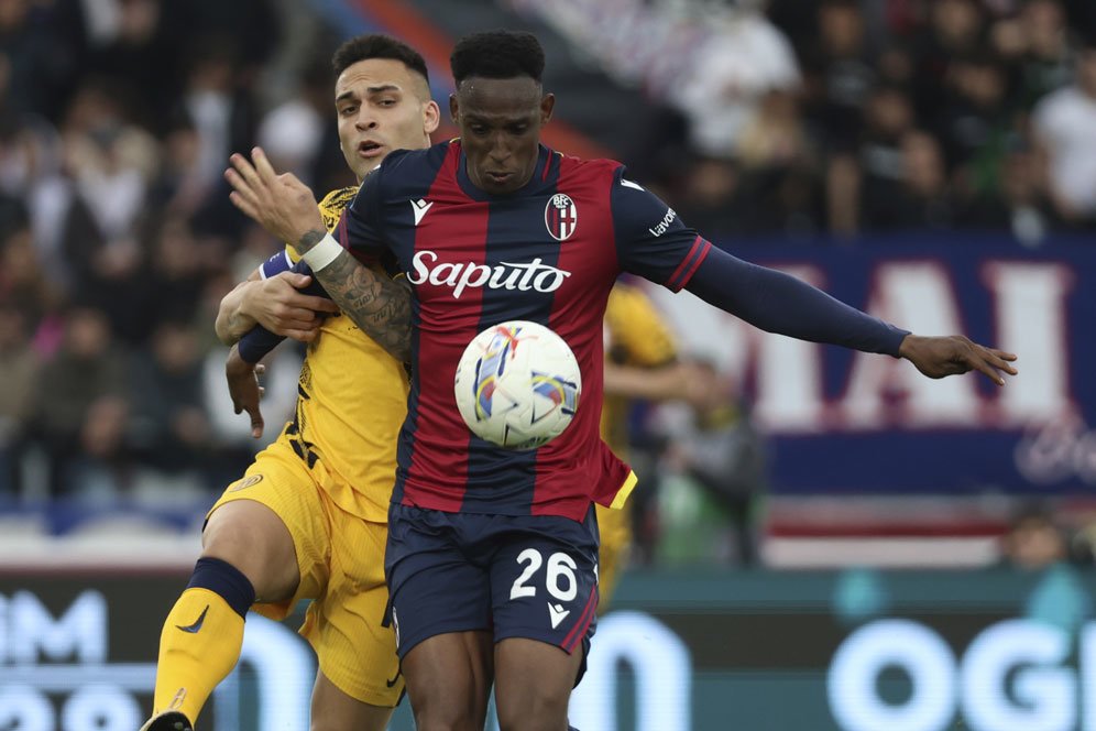 Jhon Lucumi: Dedikasi di Bologna, Godaan Atletico Madrid, dan Lirikan Manchester United