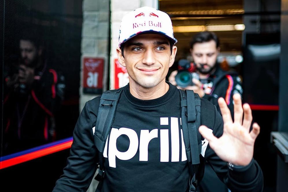 Jorge Martin Resmi Umumkan Ingin Hengkang dari Aprilia Akhir Musim Ini, Merasa Berhak Tentukan Masa Depannya Sendiri Jorge Martin Resmi Umumkan Ingin Hengkang dari Aprilia Akhir Musim Ini, Merasa Berhak Tentukan Masa Depannya Sendiri