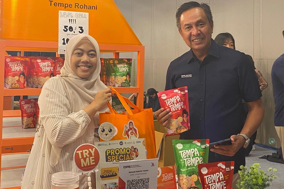 Cerita Inovasi Maria Ulfa Bikin Keripik Tempe Semakin Bersinar Berkat BRI Cerita Inovasi Maria Ulfa Bikin Keripik Tempe Semakin Bersinar Berkat BRI