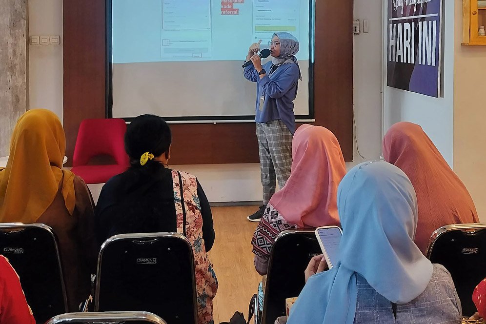 Belajar Berjualan dan Membangun Jaringan di Rumah BUMN Kota Malang by BRI Bersama Triana Agustina Belajar Berjualan dan Membangun Jaringan di Rumah BUMN Kota Malang by BRI Bersama Triana Agustina