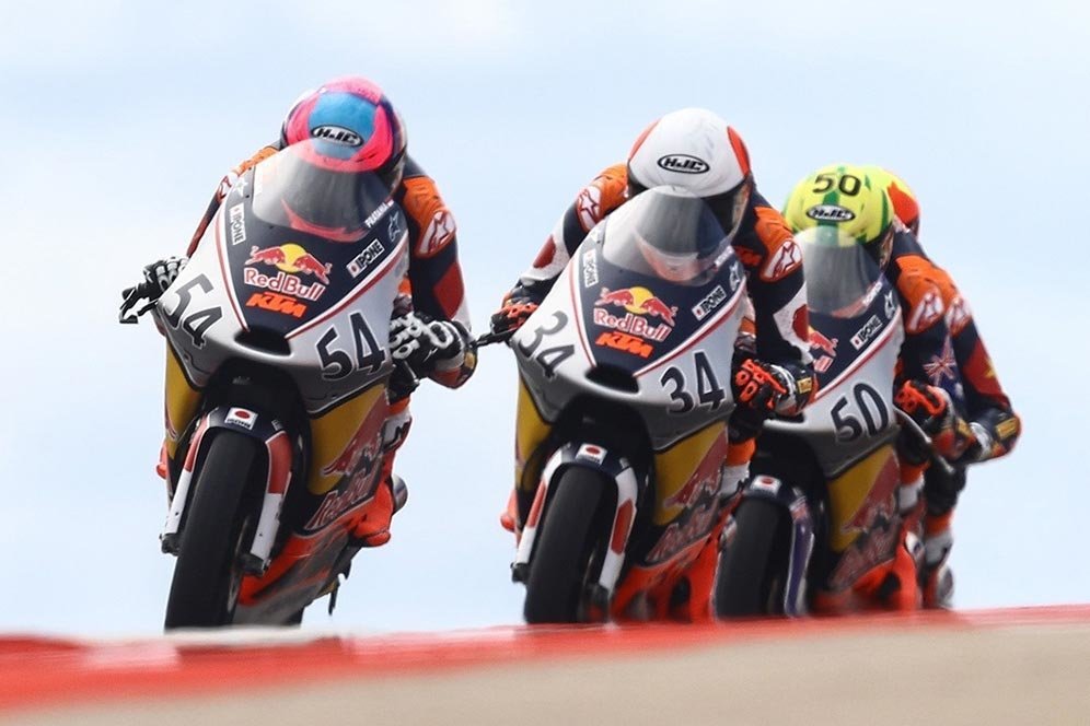 Hasil Race 1 Red Bull Rookies Cup Spanyol 2025: Veda Ega Pratama Naik Podium Usai Start Ke-15 Hasil Race 1 Red Bull Rookies Cup Spanyol 2025: Veda Ega Pratama Naik Podium Usai Start Ke-15