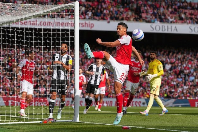 2. Pertahanan Arsenal yang Sulit Ditembus 2. Pertahanan Arsenal yang Sulit Ditembus
