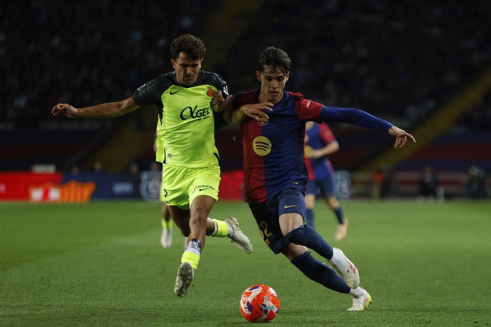 Pertahankan atau Jual? Menakar Masa Depan Hector Fort di Barcelona dengan Bijak Pertahankan atau Jual? Menakar Masa Depan Hector Fort di Barcelona dengan Bijak