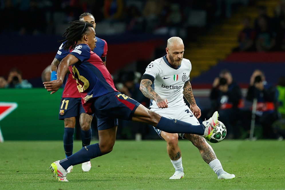 Barcelona Cemas, Jules Kounde Cedera di Laga Panas Kontra Inter Milan