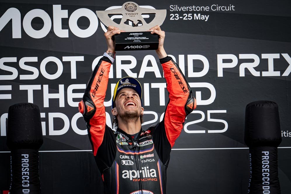 Marco Bezzecchi Senang Hadiahi Aprilia Kemenangan di Tengah Cedera Parah dan Polemik Jorge Martin