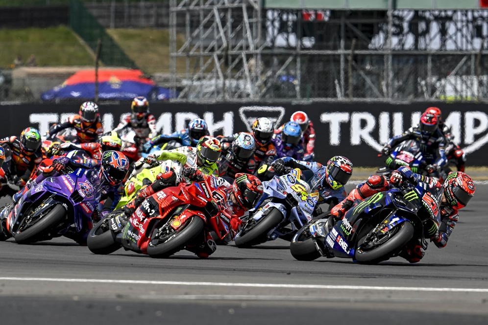 Mengapa Semua Pembalap Boleh Ikut Restart Usai Insiden Kebocoran Oli di MotoGP Inggris 2025? Begini Regulasinya Mengapa Semua Pembalap Boleh Ikut Restart Usai Insiden Kebocoran Oli di MotoGP Inggris 2025? Begini Regulasinya
