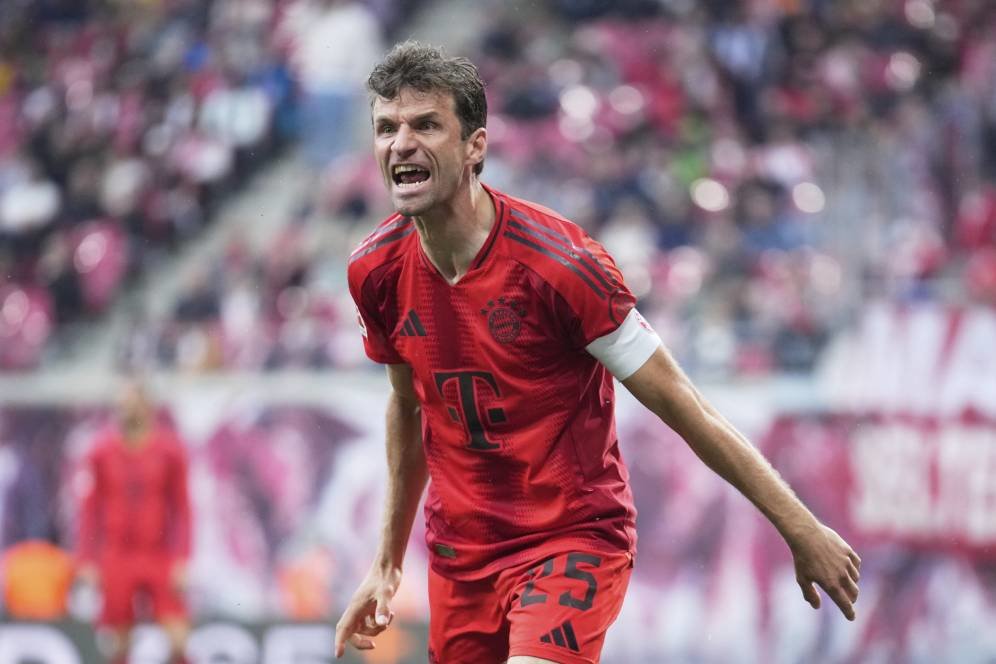 Thomas Muller: Analogi Topi Pesulap untuk si Raumdeuter yang Tak Ada Duanya Thomas Muller: Analogi Topi Pesulap untuk si Raumdeuter yang Tak Ada Duanya