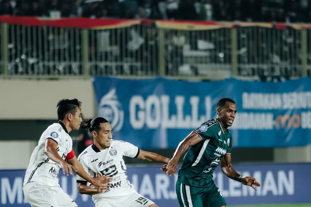 Detik-detik Menegangkan di Ujung Klasemen BRI Liga 1: 3 Tim Bersaing, Hanya 1 yang Selamat! Detik-detik Menegangkan di Ujung Klasemen BRI Liga 1: 3 Tim Bersaing, Hanya 1 yang Selamat!