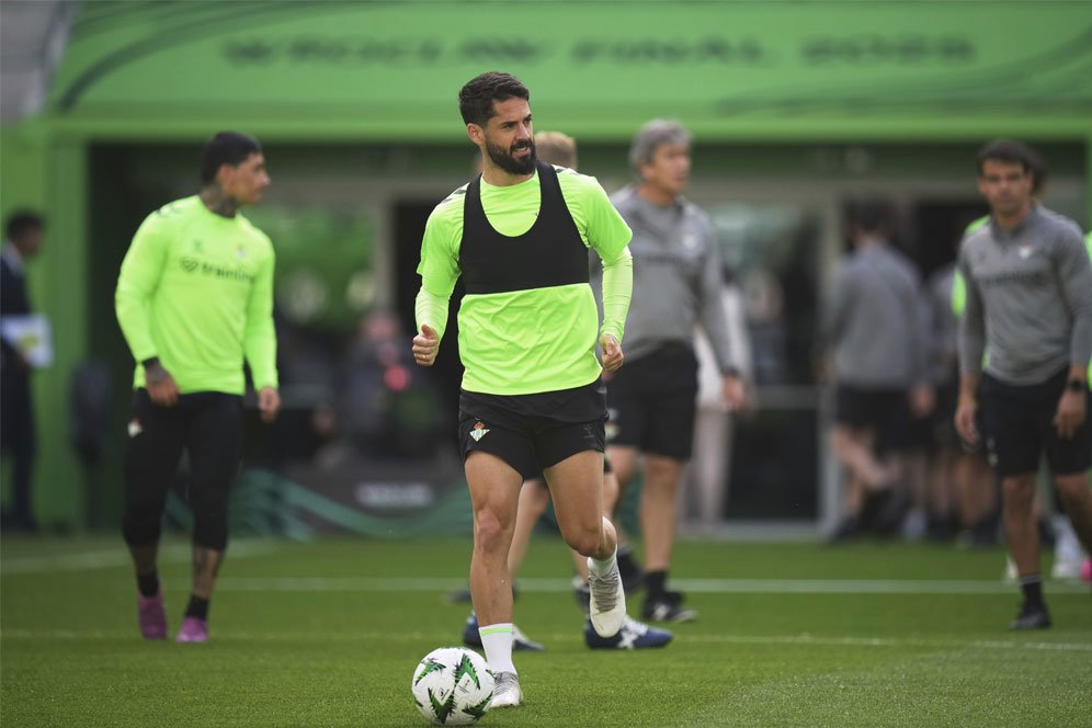 Isco: Kisah di Balik Kembalinya sang Maestro Isco: Kisah di Balik Kembalinya sang Maestro