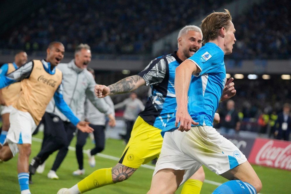 Hasil Napoli vs Cagliari: Skor 2-0