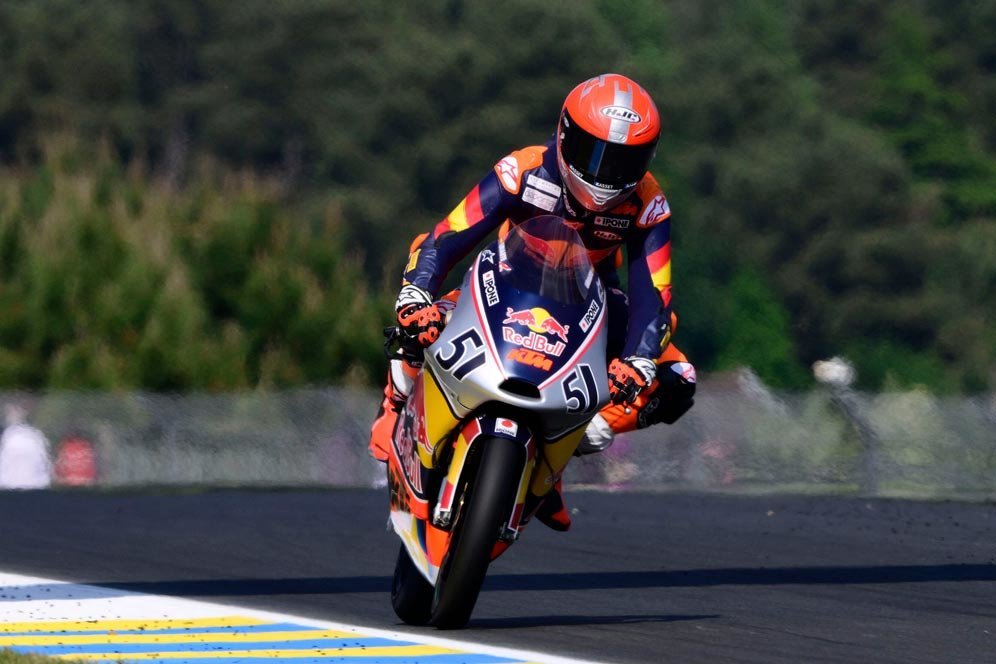 Hasil Race 1 Red Bull Rookies Cup Prancis 2025: Brian Uriarte Menang, Kiandra Ramadhipa Sabet Poin
