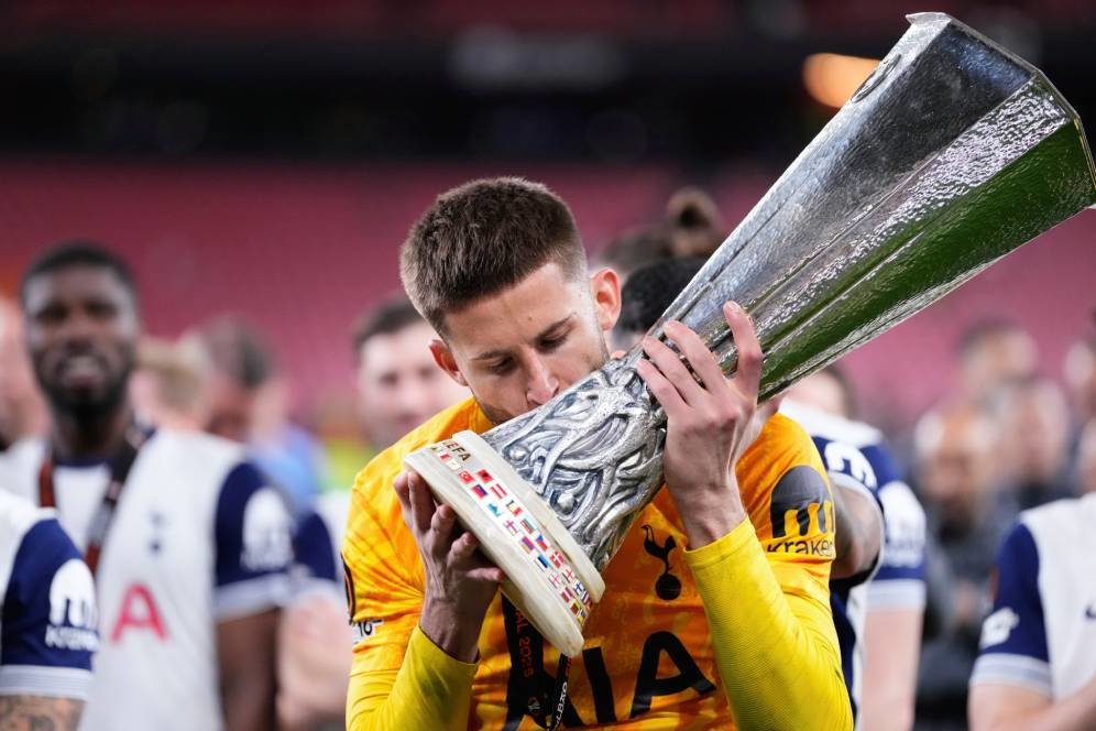 Musim Penuh Ironi Tottenham: Puncak Eropa di Tengah Kegagalan Domestik Musim Penuh Ironi Tottenham: Puncak Eropa di Tengah Kegagalan Domestik